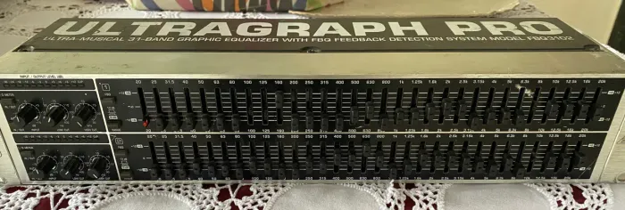 equalizador behringer fbq 3102