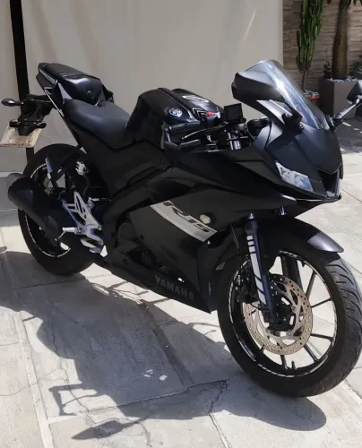 R15 sem detalhes!! Menos de 2.700km