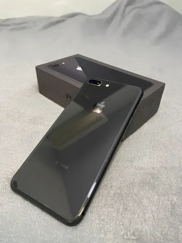 iPhone 8 Plus