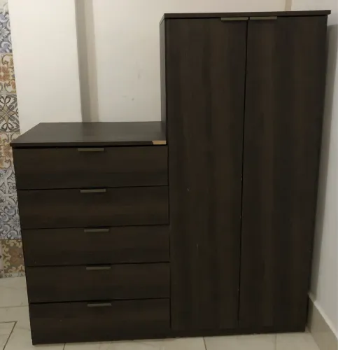 Vende-se cômoda