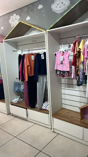 Vendo móveis para loja