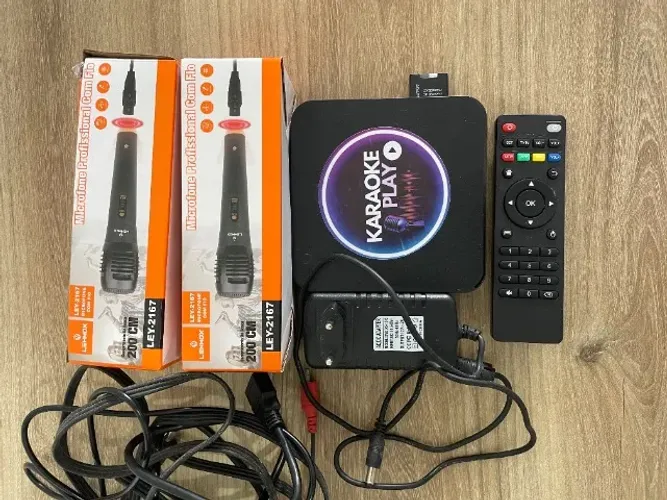 Kit Karaokê Play + 2 Microfones Lehmox Com Fio + Controle e Fonte