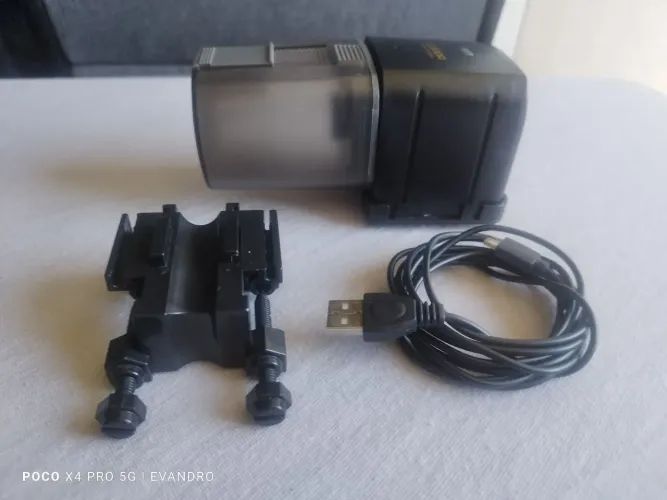 Alimentador automático de Peixes 