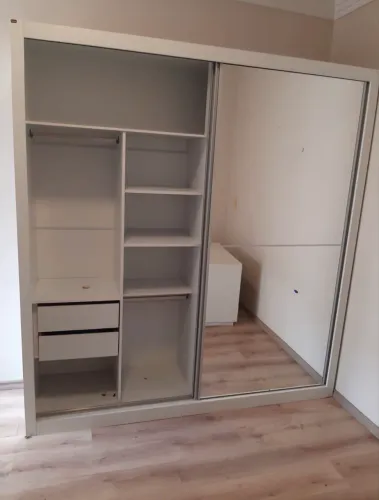 Guarda-Roupa Casal Branco com Espelho - Usado (Bom Estado)