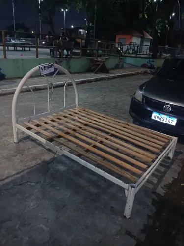 Cama de ferro 200