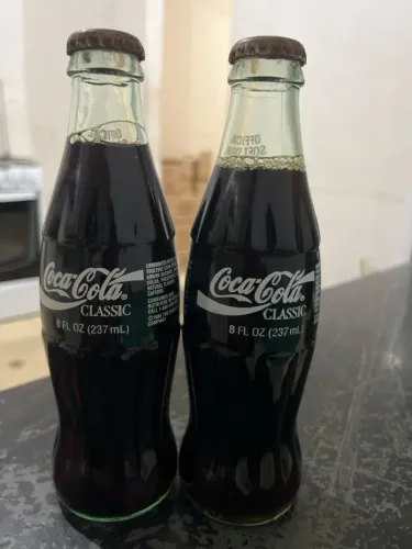 Par de Garrafas Coca-Cola Classic Vintage 1986 - 237ml - Vidro - Lacradas