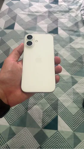iPhone 16 128. 92% Bateria