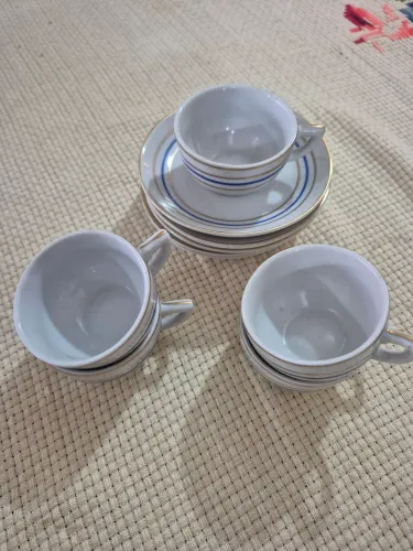 Xícaras para cafe em louça vintage. Acompanha pratinho para bolo ou sobremesa