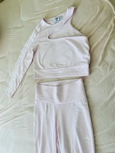 Blusa Adidas assimétrica P