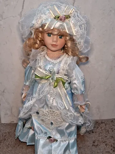 Porcelana bebê boneca azul época vintage retrô loira antiga vitoriano decoração 
