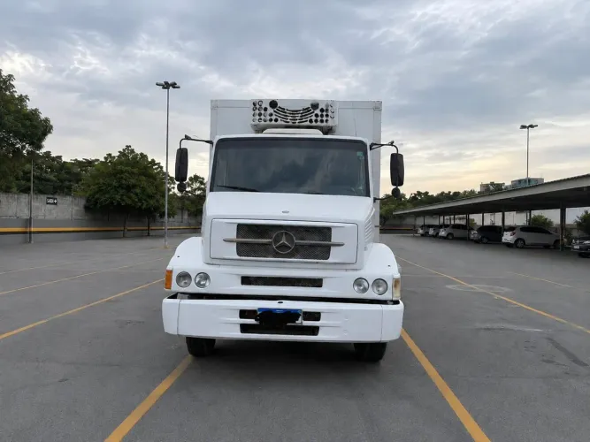 CAMINHÃO MERCEDES BENZ