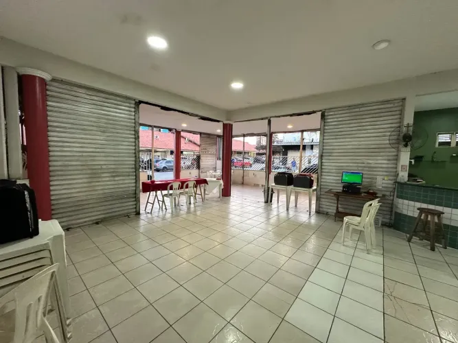 Alugo Ponto Comercial Na Cohab em Frente ao Pop Center