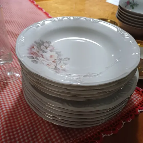 Pratos de ceramica antiga