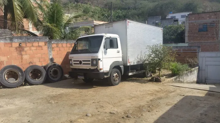 Caminhao bau 1541