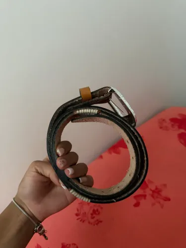 ?Vende-se cinto ?nunca usado, por motivos que comprei de 100 e uso 85.