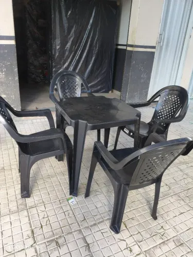 Conjunto 4 Cadeiras e 1 Mesas novos modelos poltrona.