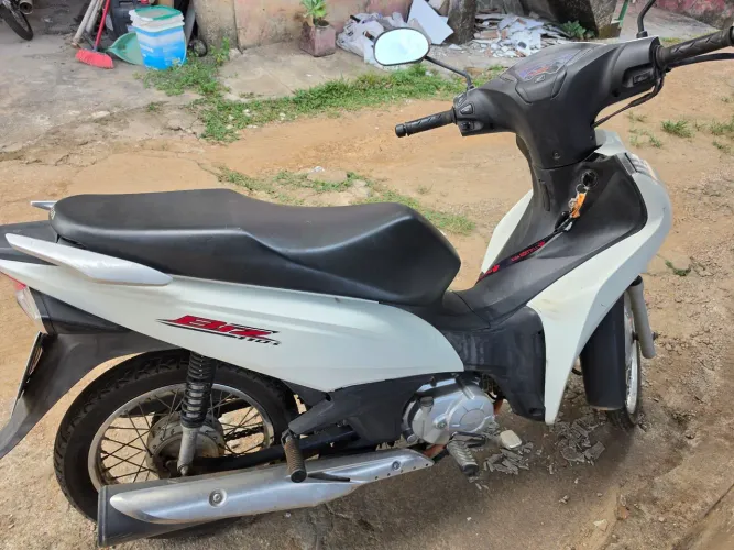 Moto biz , ano 2023
