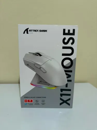 MOUSE SEM FIO ATTACK SHARK LACRADO BRANCO COM DOCK DE CARREGAMENTO