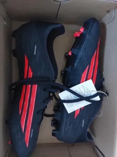 Chuteira  adidas campo