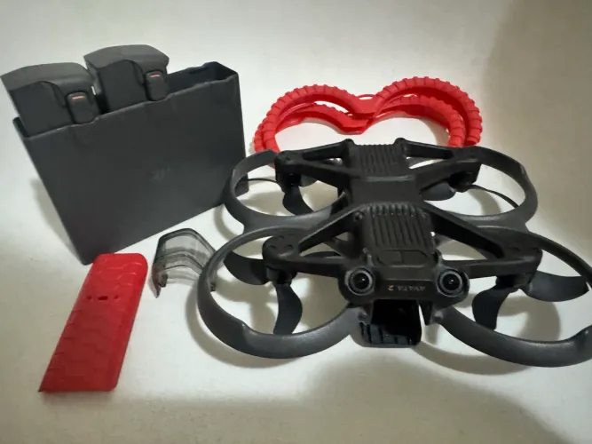 Drone DJI AVATA 2 com 2 baterias e Hub 