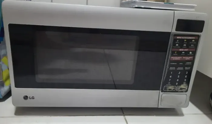 Microondas 30L LG - defeito