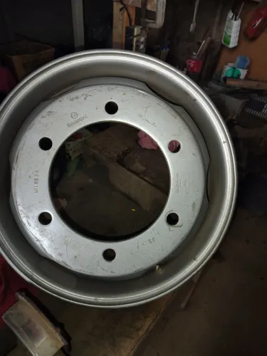 Rodas do caminhão Volksvagem aro 17.5 e MB acello