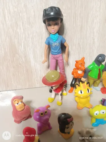 BARBIE & DISNEY COM 20 MINIATURAS DIVERSAS - TODAS NOVINHAS