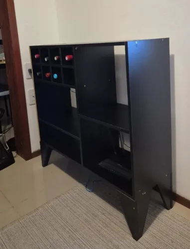 Estante porta-vinho