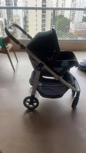 Carrinho de bebê + Bebê conforto