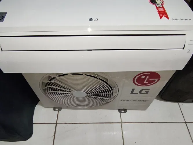 Vende-se ar-condicionado LG DUAL inverter 9 mil BTUs 