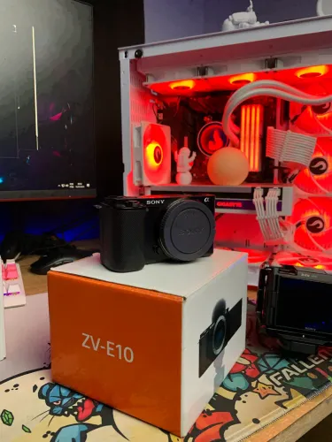 CÂMERA SONY ZV-E10 (APENAS O CORPO) ? 8.700 CLIQUES
