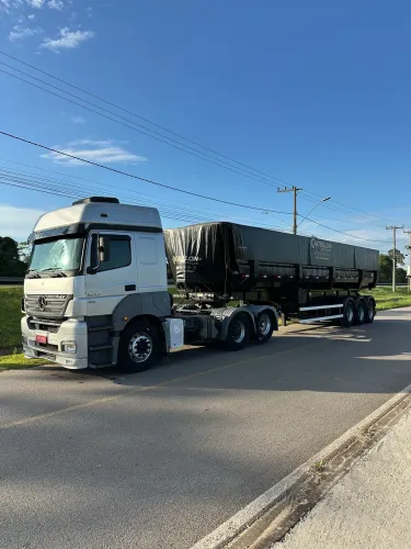 Carreta caçamba