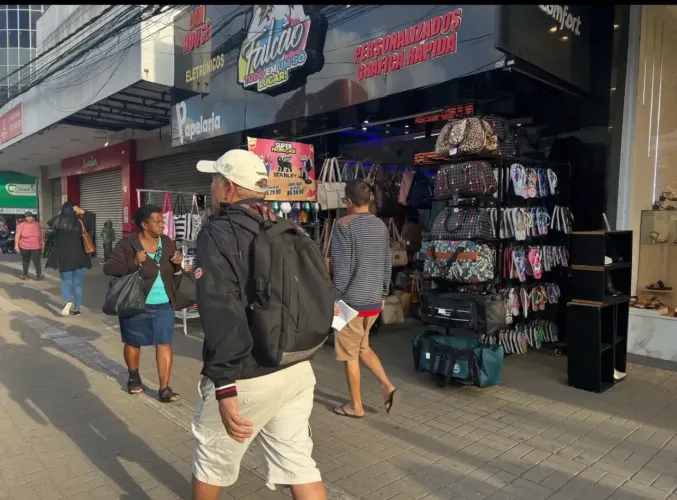 Alugo loja comercial na Av Dr Curvelo Cavalcante em Itaguaí