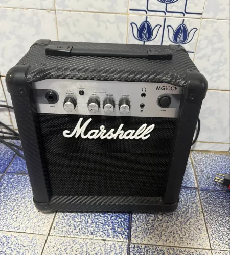 VENDO AMPLIFICADOR MARSHALL MG10CF - R$ 490,00