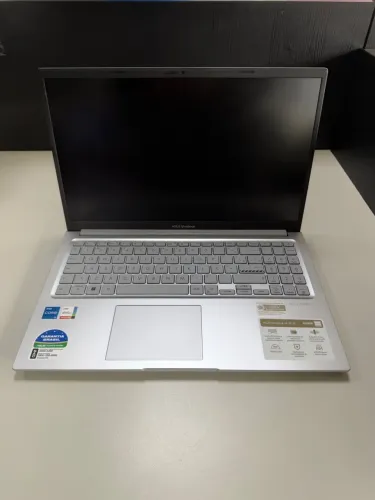 Notebook Asus Vivobook 15 X1504VA