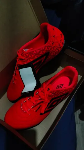 Chuteira umbro Society NOVA