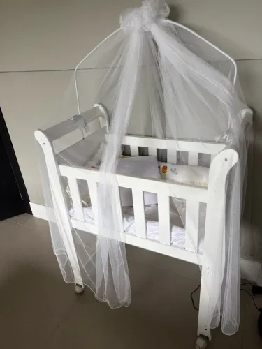 Mini berço de madeira
