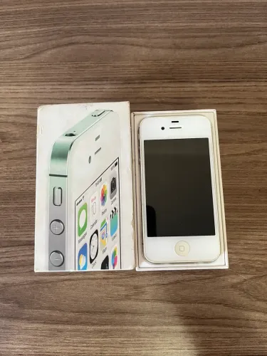 iPhone 4S 8GB com caixa original.
