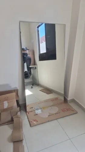 Espelho sem moldura