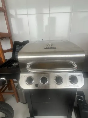Vendo churrasqueira a gás $1.600