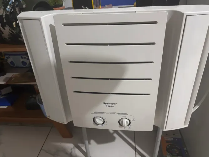 Ar condicionado de janela (vendo com suporte de alumínio)