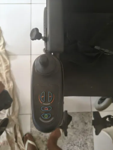 Cadeira de rodas motorizada