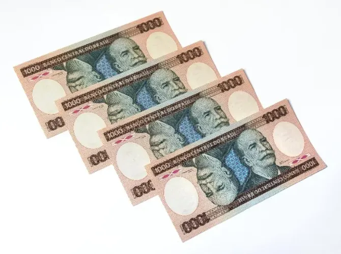 Lote de 4 Notas de 1.000 Cruzeiros Nº Seq. FC Perfeitas. Barão do Rio Branco. Ano 1985