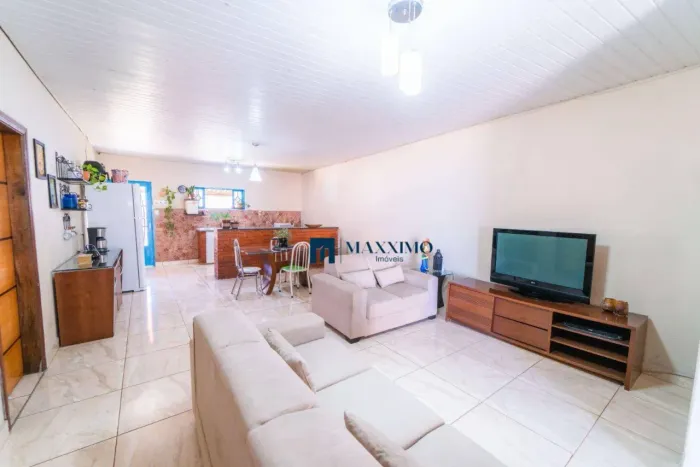 Casa Vila Planalto em Excelente Localização, Amplo Terreno e 120 m² de Área Construída