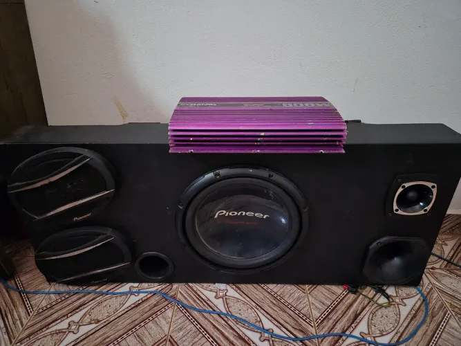 Som automotivo completo Pioneer + Módulo Pyramid 800W ?