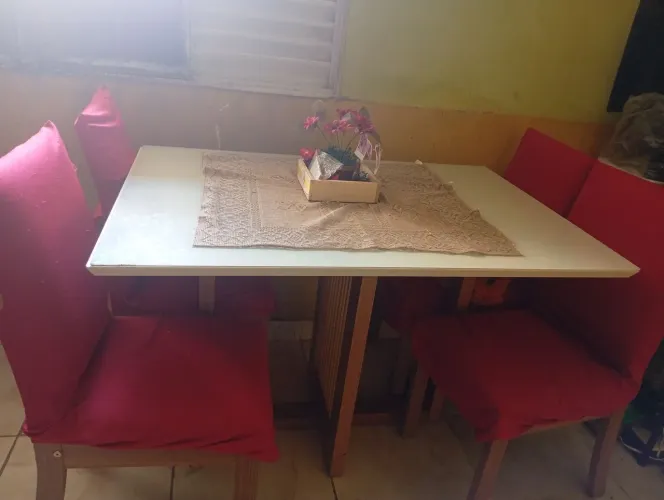 Mesa de vidro semi nova