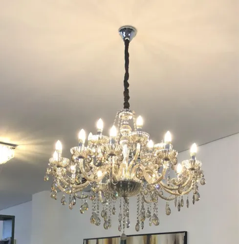 VENDE-SE LUSTRE 18 BRAÇOS