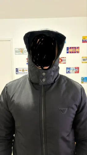Jaqueta Bomber Emporio Armani com capuz