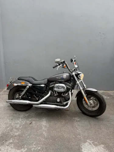 Harley Davidson XL 1200 Custom - único dono