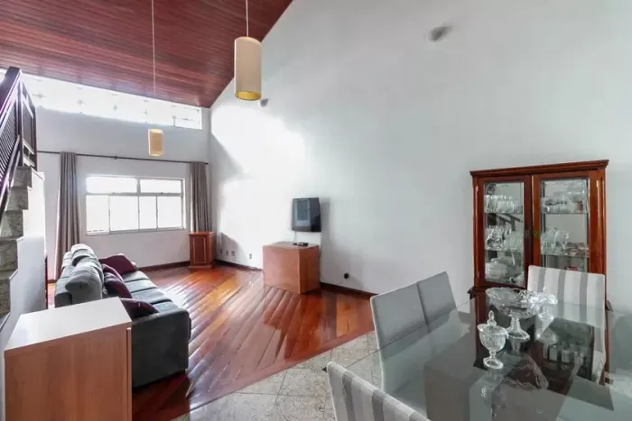 Casa à Venda - Havaí, 6 Quartos, 380 m2